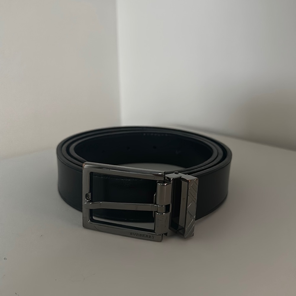 Burberry buckle belt